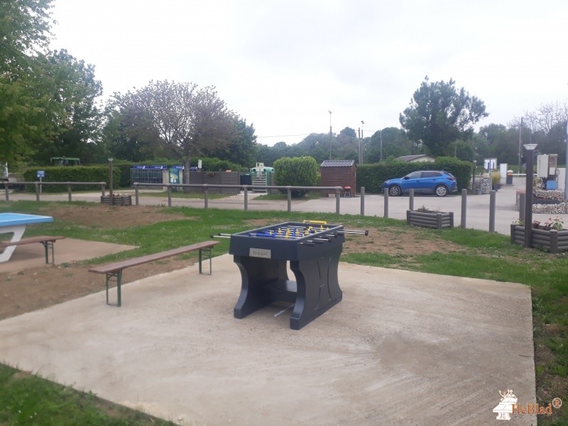Camping les Bords de Loue de Parcey