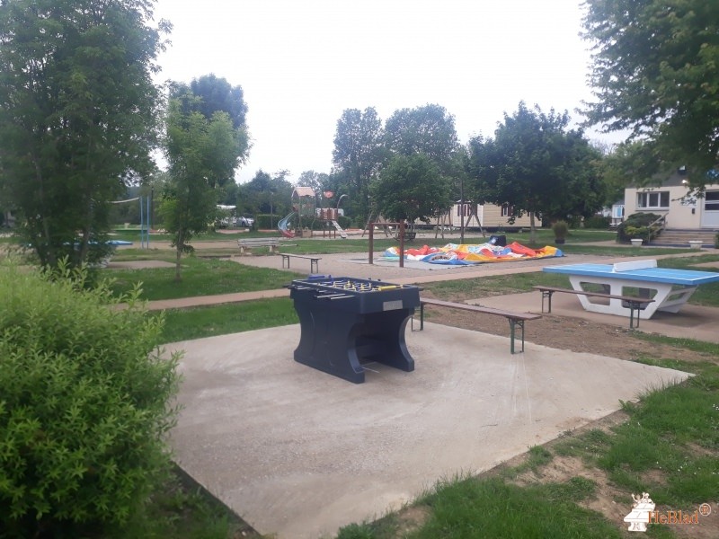 Camping les Bords de Loue de Parcey