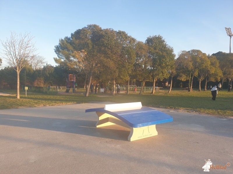 Aire de jeu José Castello de Nimes