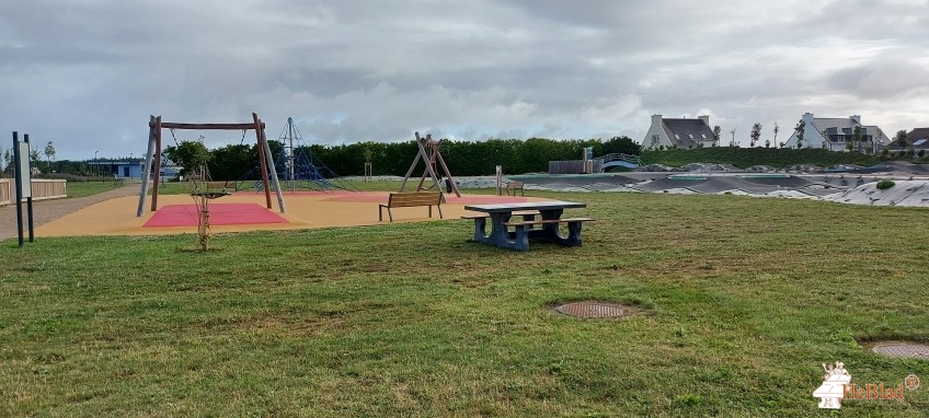 Pôle Intergénérationnel Culturel et Sportif G. ROTA-LE QUERE, de Plouhinec