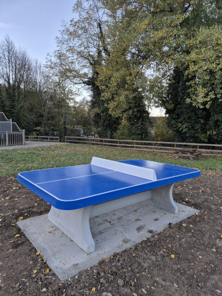 City stade/ aire de jeu de Aouste-sur-Sye