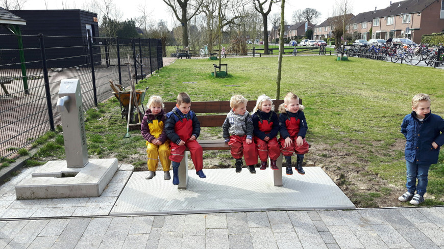 Banc de Parc en béton avec plaque de fond
