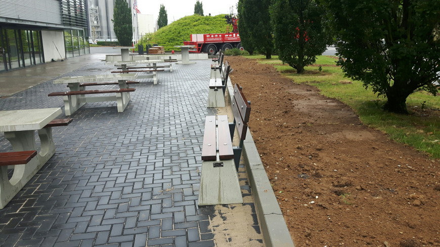 Banc DeLuxe en béton, avec dossier