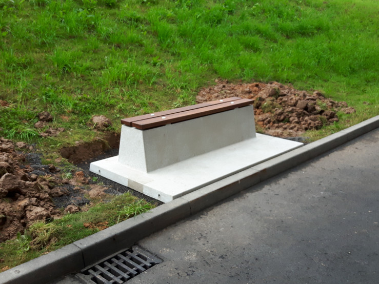 Banc Deluxe en béton avec plaque de fond et sans dossier