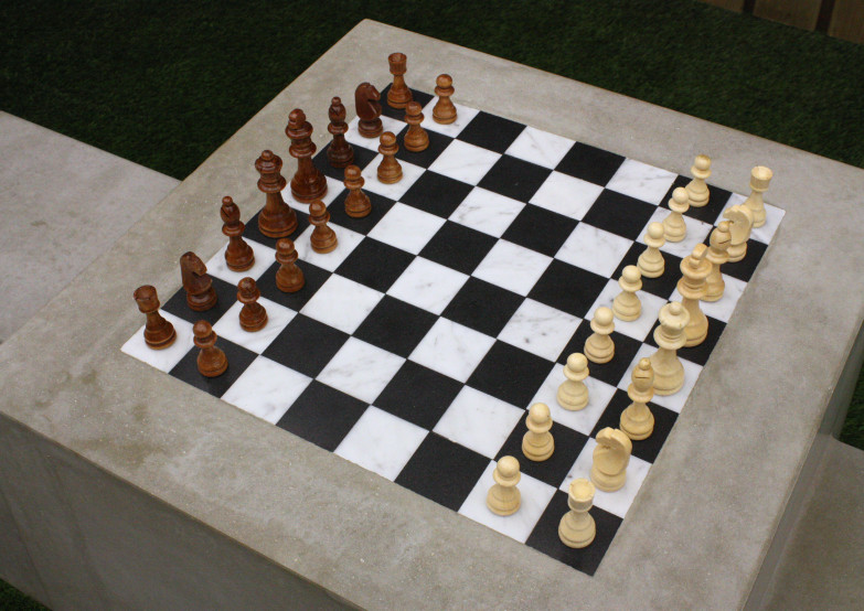 Banc d'échecs béton naturel