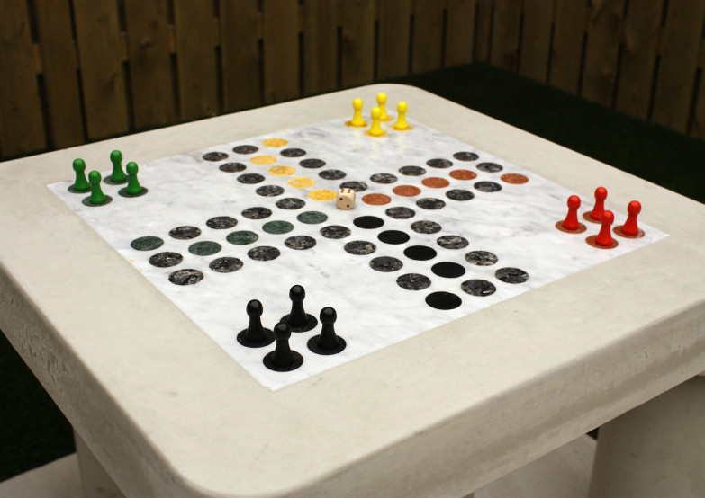 Table de jeu Ludo en béton naturel