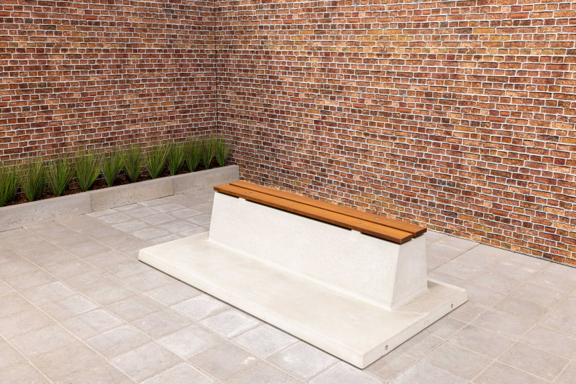 Banc DeLuxe en différents couleurs avec plaque de fond et sans dossier